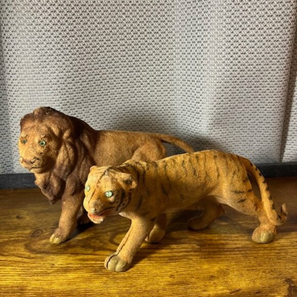 Vintage Flocked Lion and Tiger Figurine Toys Emerald Rhinestone Eyes - Picture 1 of 9